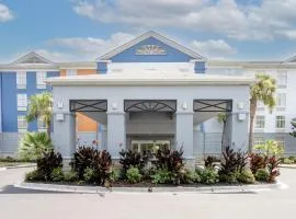 Holiday Inn Express Hotel & Suites Charleston - Northwoods by IHG