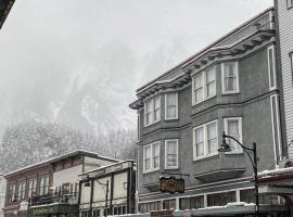 阿拉斯加酒店及酒吧，位于朱诺的酒店