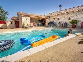 Maison rénovée pour 14 pers avec piscine chauffée, jardin, baby-foot, proche Puy du Fou et La Rochelle - FR-1-426-362