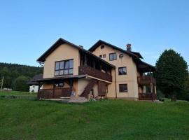 Apartments with parking space Trsce, Gorski kotar - 24880，位于Tršće的酒店