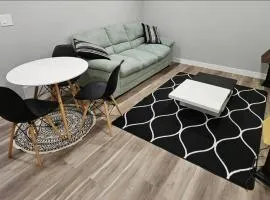 Guest Home Near Regina Airport YQR