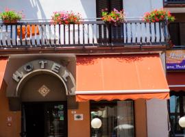 Hotel Ulisse，位于卡尔佩尼亚的酒店