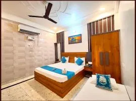 AYODHYA PREMIUM HOTEL NIRMALA GRAND PALACE - Near Railway Station - 400 Meter Walking Distance From SHREE RAM MANDIR & 300 Meter From HANUMAN GARHI TEMPLE - #Restaurant #Wifi #Free Parking Available - Best Seller Hotel In Ayodhya