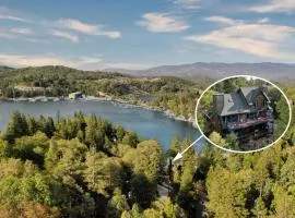 Lake Reflection Point Upscale Lake House 4 Bed and 4.5 Bath