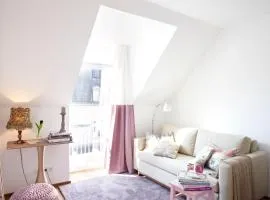 KönigsSCHLAF No2 - Traum in rosa im Herzen von Konstanz