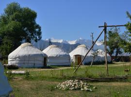 Jurten Camp Almaluu，位于Tong的露营地