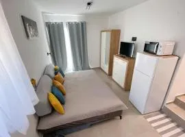 Awesome Apartment In Karlobag With House Sea View