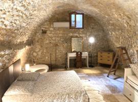 Agréable T2 calme centre-ville d'Annot，位于阿诺的酒店