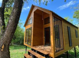 Prano Hotel，位于Nikortsminda的木屋