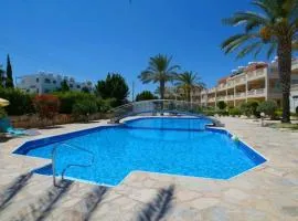 Beautiful 2 Bedroom App Pool&Garden