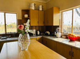 Bird & Bed Farmhouse，位于布里茨的酒店