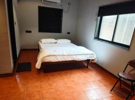 Palace View Lodge，位于Akalkot的酒店