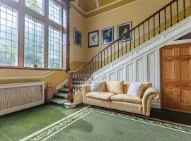 RAYGILL HOUSE - Spacious Family Retreat in Scenic North Yorkshire