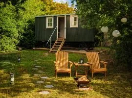 Hill Top Hideaway Shepherds Hut with Hot Tub