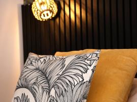 BoraBora Lagoon View lodge，位于波拉波拉的带停车场的酒店