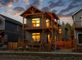 4BR Shuffleboard Deck EV Charger Pets Okay