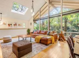 Bellevue Forest Haven Hideaway