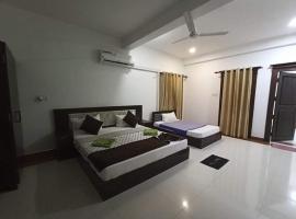 Sea Breeze Lagoon Villa，位于马纳尔的带停车场的酒店