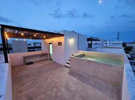 Private roof top pool. Great house for families.