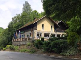 Chalet Des Grottes，位于阿斯蒂耶尔－拉沃的酒店