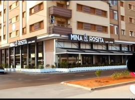 Panorama Apartment Nador Jadid Klima Parking Only Family，位于纳祖尔的海滩酒店