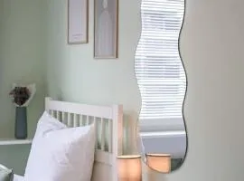 Comfortable & central 3-room-apartment in Hannover l Self-Check-in I Parking, Elevator & Balkony