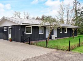 4 star holiday home in Rødby，位于克兰尼茨的酒店