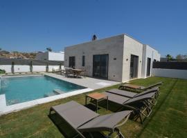 Villa Novara，位于米拉斯的酒店