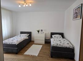 Moderne großzügige Wohnung zu vermieten，位于布雷滕的酒店