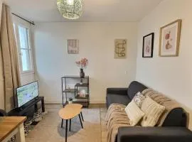 Superbe studio Cosy pour une ESCAPADE au Coeur de Senlis-Idéal pour Couples Voyageurs & Professionnels
