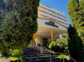 杰米萨拉酒店，位于乔阿久拜的带泳池的酒店