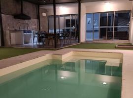 New House with Private Pool，位于曼萨尼约的乡村别墅