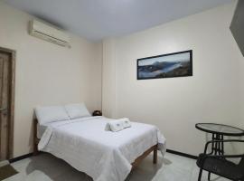 Huis TANTI Homestay Jember，位于Wirolegi的酒店