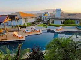 Luxury Modern Chateau near wineries & beaches