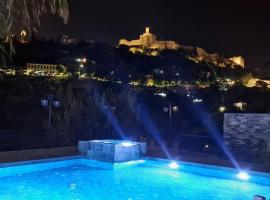 Cumaku Boutique Hotel & Spa，位于吉诺卡斯特的酒店