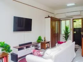 Bright Diani Studio with King Bed, 2min to Beach