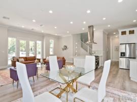The Salma Plan: 4BR/3.5BA, 2600 Sq Ft, Near Campus，位于戴维斯的酒店