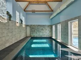Les Campanes - Gîte Wellness 8 pers avec Piscine intérieure & Sauna - Proche Mons