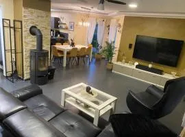 Familienhaus mit Garten, Terrasse & Grill