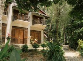 Ecolodge Bukit Lawang，位于武吉拉旺的酒店