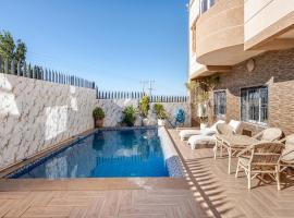 Villa near the beach with private pool，位于丹吉尔的酒店