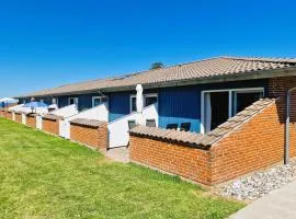 Apartment Emira - 50m from the sea by Interhome