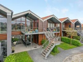 Apartment Allyson - 450m from the sea by Interhome