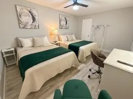 2BR King and Queen beds Games Stadium 6Flags Airport