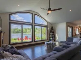 Four Season Waterfront Muskoka Retreat