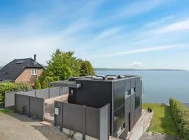 Holiday Home Herewardus - 10m to the fjord by Interhome