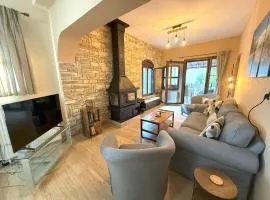 Cozy Nest - Polydrosos Escape