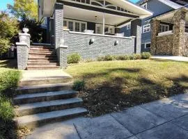29th Street Trendy Lakeview Craftsman 8