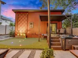 Walkable East Austin Oasis with Jacuzzi and Golf