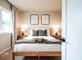 Prime Eagle River Stay - Walkable Location